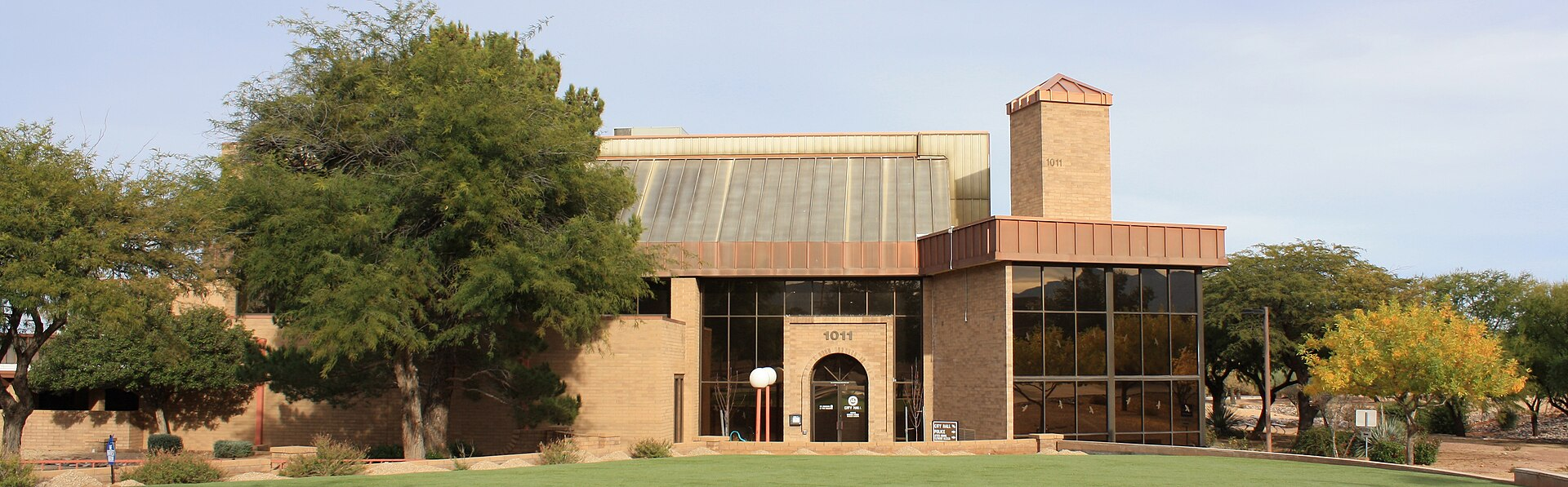 Front entrance of Sierra Vista City Hall in Arizona